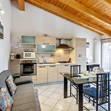Apartment La Corte Near Gardaland Castelnuovo del Garda